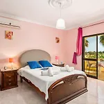 Villa Barreto By *